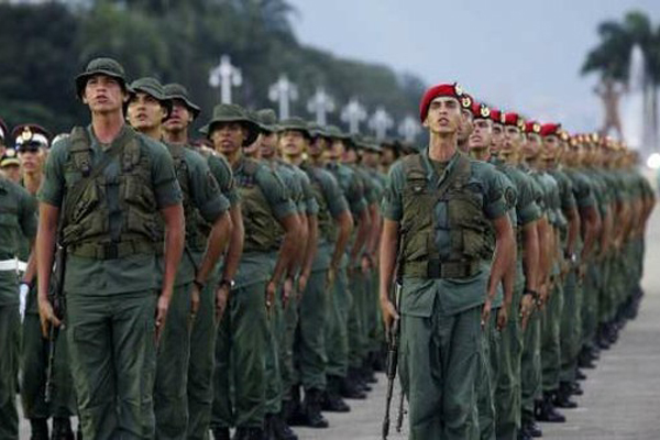 Presidente de Venezuela felicita al Ejército en su día. (Foto: VTV)