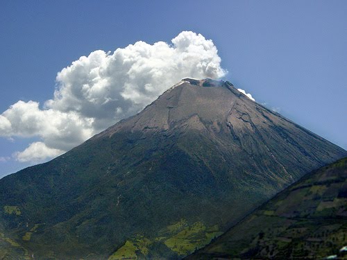 El volcán Tungurahua actualmente uno de los más activos. (Foto: Archivo)