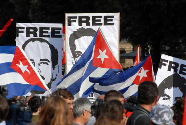 Tras 16 años de arresto, el mundo sigue pidiendo libertad para los antiterroristas cubanos. (Foto: Archivo)