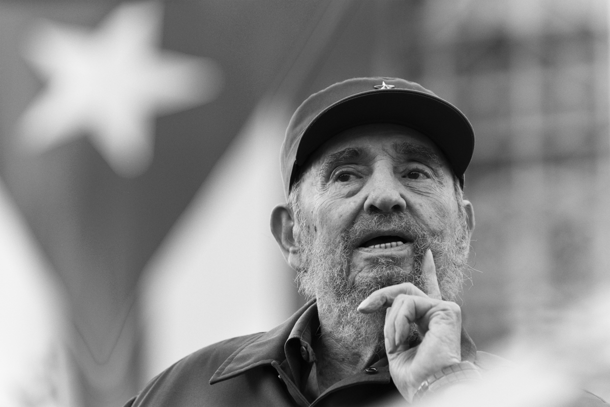 Fotografías en blanco y negro recuerdan la lucha de Fidel Castro en la Revolución Cubana. (Foto: Roberto Chile)