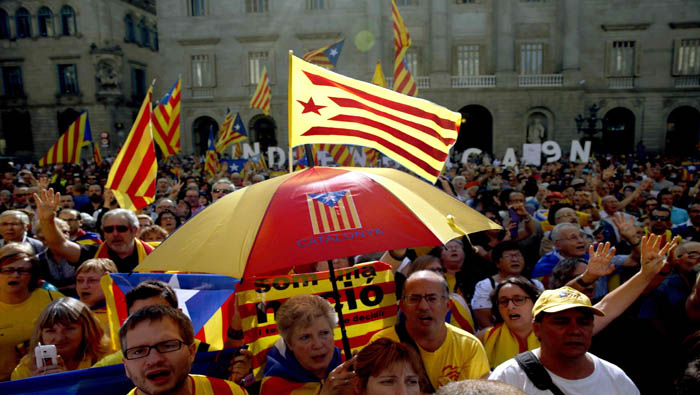 Podrán votar todos los catalanes mayores de 16 años (Foto: EFE)