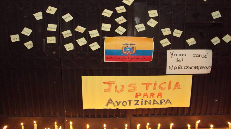 Y con un sentido mural, los ecuatorianos reclamaron el regreso de los normalistas