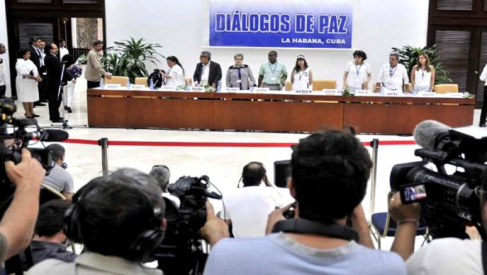 Piden a Santos retomar los diálogos de paz en Cuba. (Foto: Archivo).