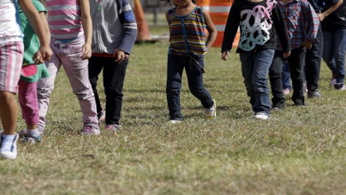 La mayoría de los niños que intentan llegar a la frontera son deportados y reciben malos tratos. (Foto: Getty Images)