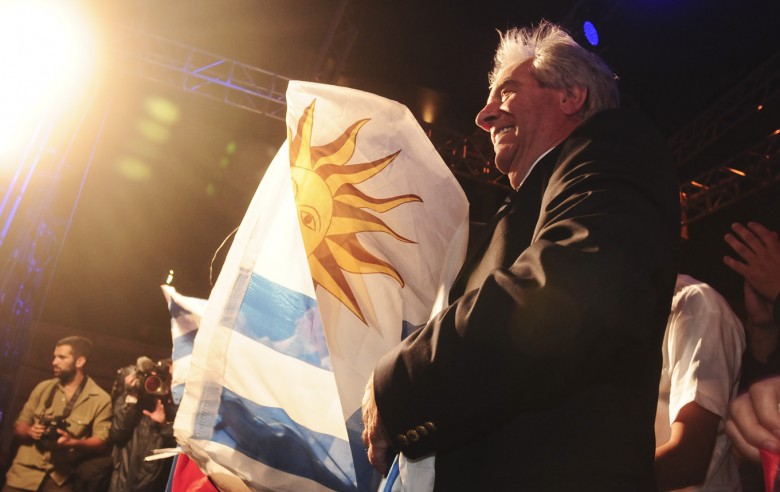 La jornada comicial del domingo estuvo marcada por la paz y el civismo del pueblo uruguayo, como señaló Vázquez durante su discurso (elobservador)