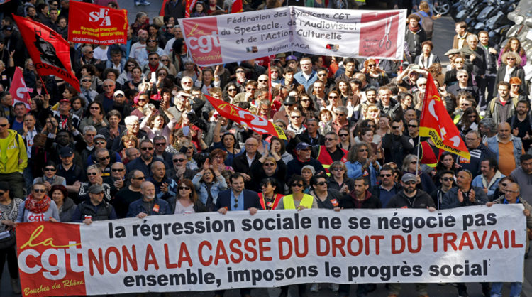 Los franceses rechazan la represión y la reforma laboral.