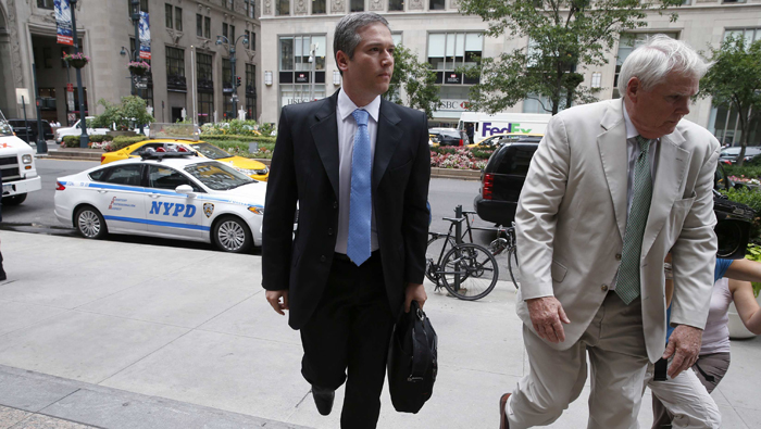 Subprocurador general para Argentina llega a reunión con Daniel Pollack en Nueva York. (Reuters)