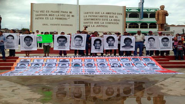 Caravanas exigen esclarecer el caso de la desaparición de los 43 normalistas