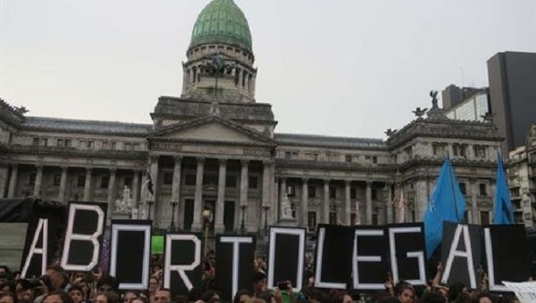 Naked Women Swarm The Streets Of Buenos Aires To Take Part In A Massive