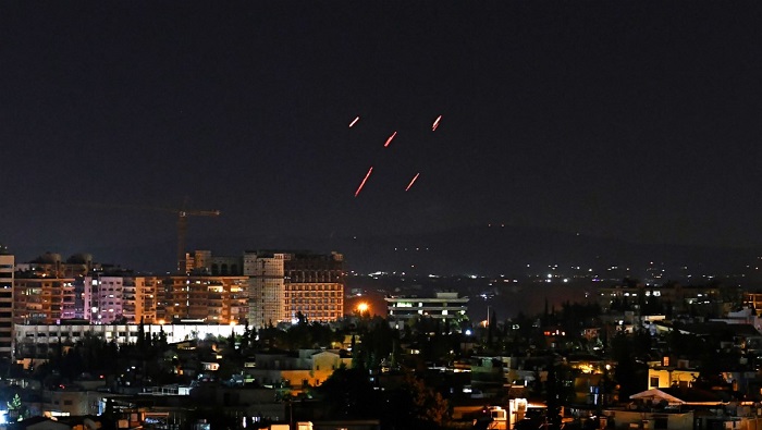 Las defensas antiaéreas derribaron la mayoría de los misiles de Israel, según un comunicado de las Fuerzas Armadas de Siria.