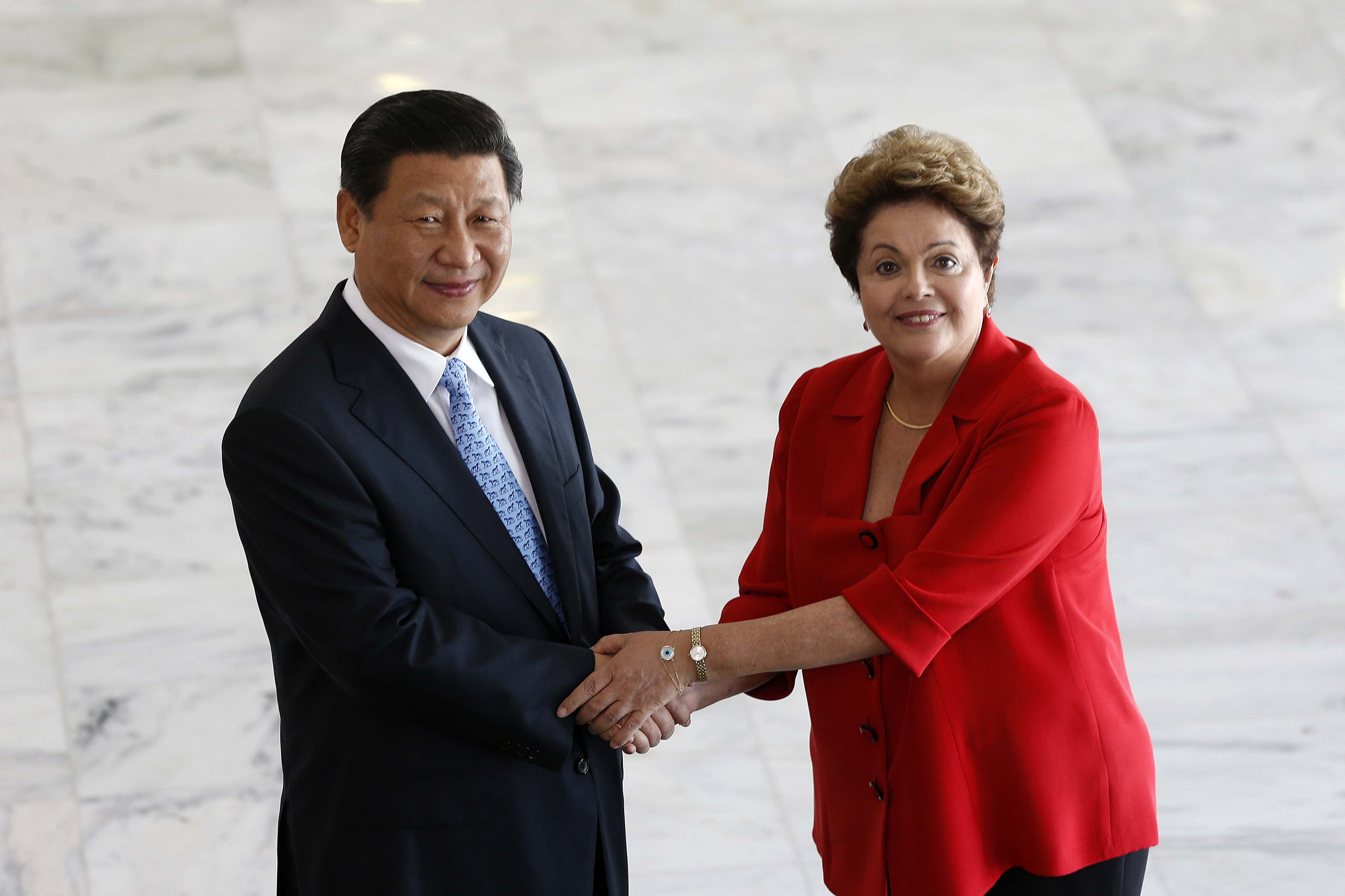 Xi Jinping y Dilma Rousseff sostuvieron reuniones para ampliar relaciones bilaterales. (Foto: Reuters)