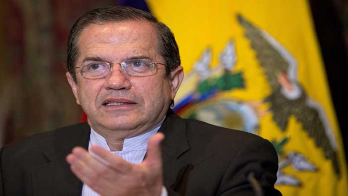 El canciller ecuatoriano condenó el silencio cómplice de la prensa en relación con la persecusión de Estados Unidos contra el fundador de WikiLeaks (AFP)
