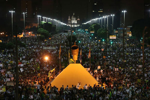 Más de un millón de personas salieron a las calles este jueves (Foto: EFE)