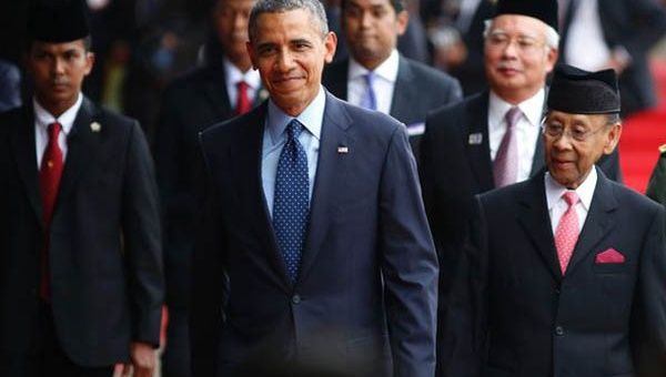 El presidente de EE.UU., Barack Obama, dijo desde Malasia que con las medidas pretenden enviar un mensaje a Rusia para que termine su actividad "desestabilizadora" en Ucrania. (Foto: Reuters)