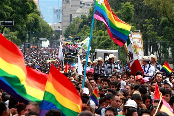 En México protagonizaron la 36 edición de la Marcha del Orgullo y la Dignidad Lésbico-Gay. (Foto: EFE)