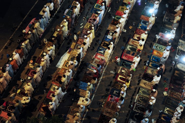 En fotos: Así celebran los musulmanes el primer día del Ramadán