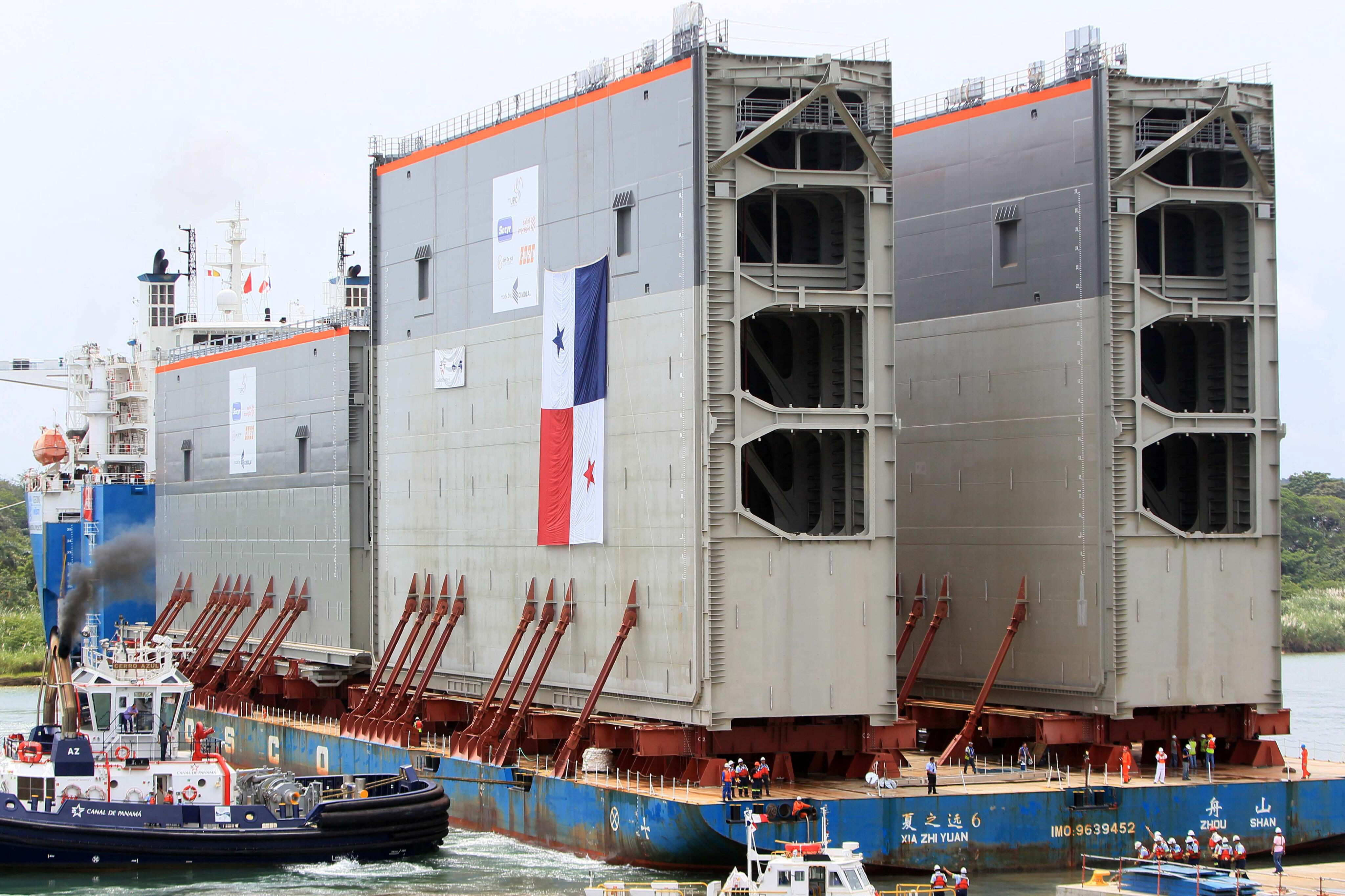 El canal de Panamá está en proyecto de expansión para que puedan atravesar buques de hasta 14 mil contendores. (Foto: EFE)