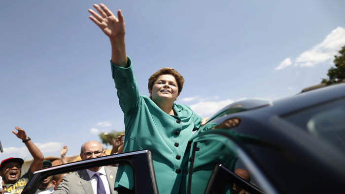 La presidenta de Brasil, Dilma Rousseff, encabeza todas las encuestas como favorita para las comicios del 5 de octubre. (Foto: Reuters )