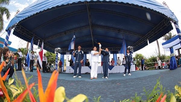 Nicaragua entregó a Costa Rica la Antorcha de la Independencia