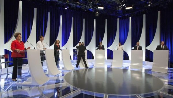 Los candidatos intensifican campaña para ganar el voto de los brasileños (EFE)
