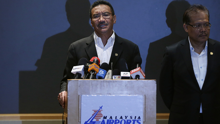 El titular de Defensa malasio, Hishammuddin Hussein, informó sobre la exposición del caso. (Foto: Reuters)|