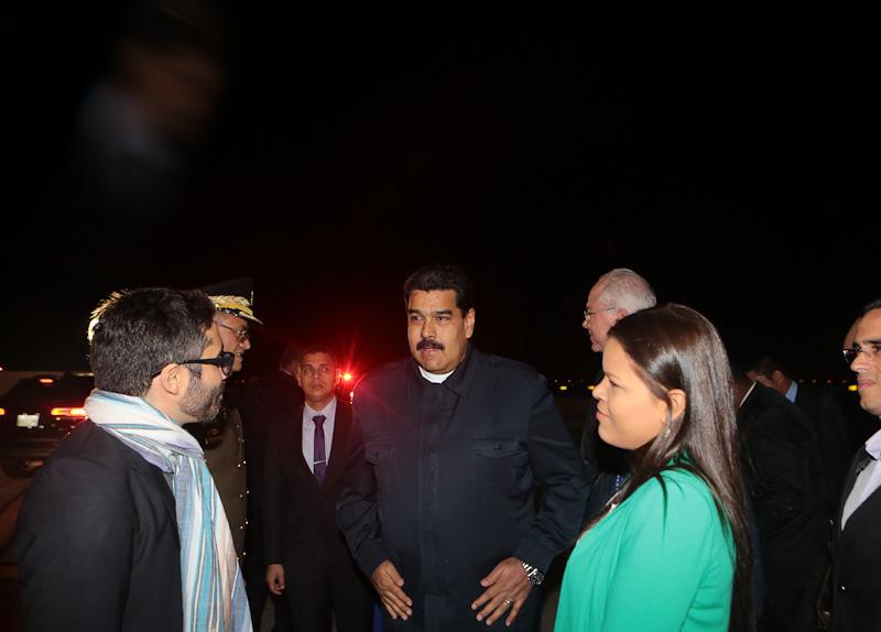 El jefe de Estado venezolano fue recibido en Nueva York  por el encargado de negocios en Washington, Maximilian Arveláez. (@PresidencialVen)