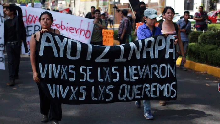 Tiempo de barbarie: Ayotzinapa, bloqueo en Cuba y golpe suave en Venezuela