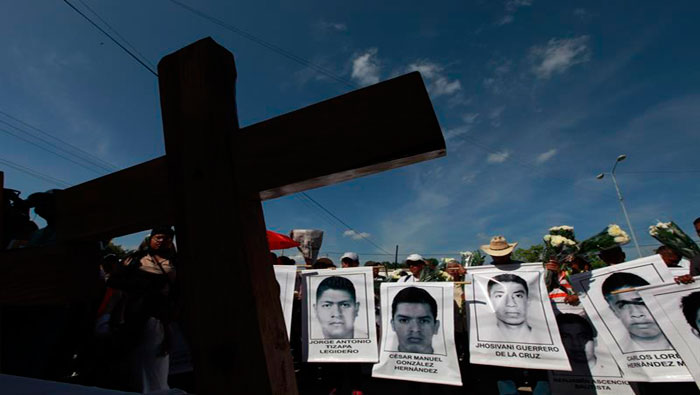 Los jóvenes desaparecieron hace 33 días tras una arremetida policial de la policía del municipio de Iguala. (Foto: EFE)