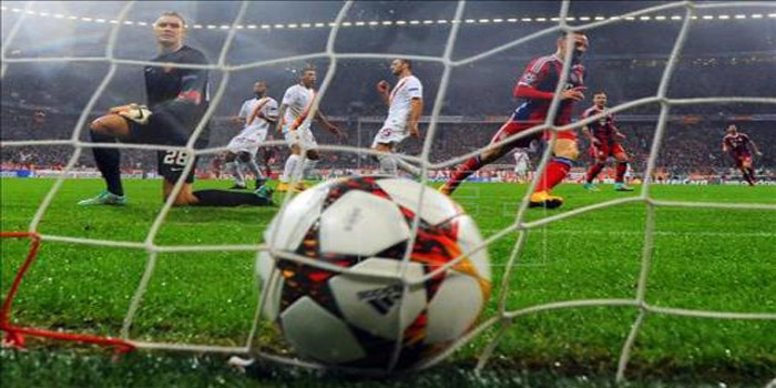 Con sendas victorias el FC Barcelona, el Bayern de Múnich, el Oporto y el París Saint Germain se clasificaron para octavos de final de la Liga de Campeones de Fútbol.