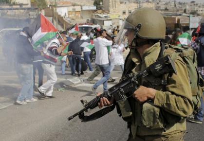 Los palestinos son víctimas de agresiones constantes por parte dhoto:Reuters)