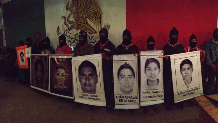 Los zapatistas mostraron su respaldo al llamado de justicia de los 43 normalistas por parte de sus familiares. (Foto:enlacezapatista.ezln.org.mx)