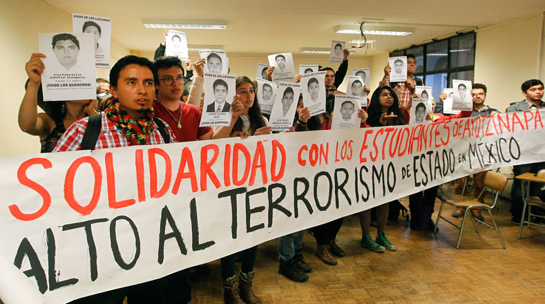 Universitarios mexicanos multiplican mensaje de solidaridad con estudiantes de Ayotzinapa