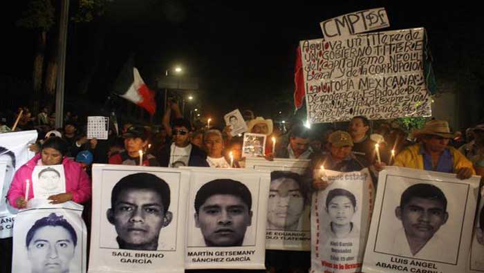 Familiares de los desaparecidos anunciaron que se mantendrán firmes hasta que encontrar a los estudiantes