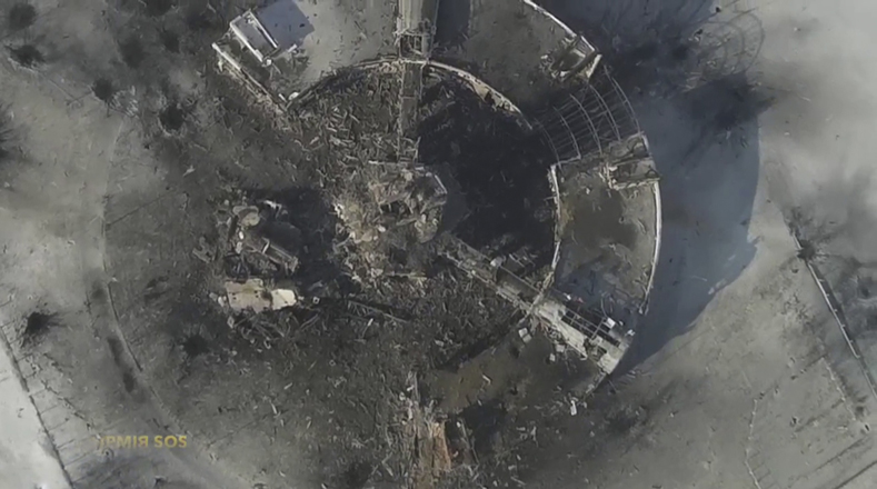 La imagen de un drone muestra la destrucción del Aeropuerto Internacional Donetsk tras los bombardeos.