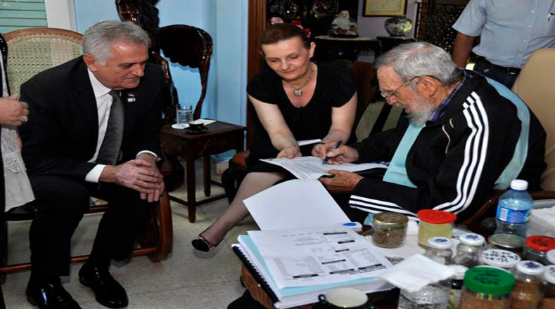 Fidel y el mandatario serbio intercambiaron opiniones de interés bilateral