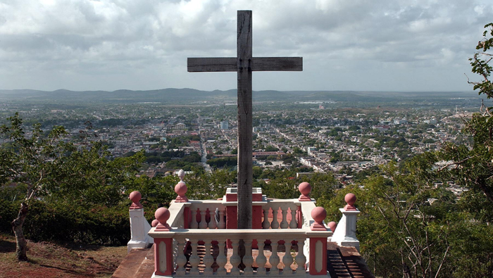 Loma de La Cruz de Holgu n s mbolo cultural de Cuba Noticias