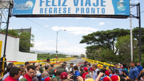 El presidente venezolano ordenó en agosto de 2015 el cierre de la frontera con Colombia en el estado Táchira (oeste), tras el ataque de paramilitares a tres funcionarios de la FANB.
