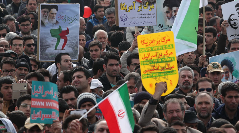 El ministro de Asuntos Exteriores de Irán, Mohamad Yavad Zarif, participó en la manifestación y aseguró que la presencia masiva del pueblo en esta marcha "ha neutralizado todas las amenazas enemigas".