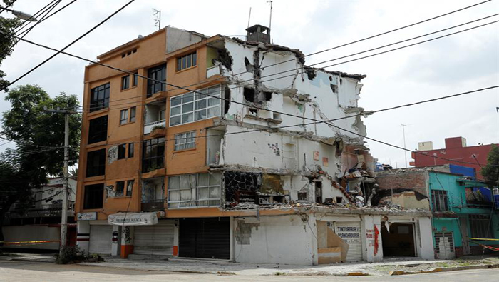 En Ciudad de México iniciaron los trabajos de demolición de los edificios seriamente afectados por el terremoto del pasado 19 de septiembre.