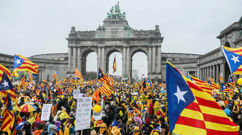 A la capital belga llegaron, además de los vuelos comerciales y vehículos particulares, unos 250 autocares y al menos cinco vuelos chárter con el fin de trasladar a los manifestantes.