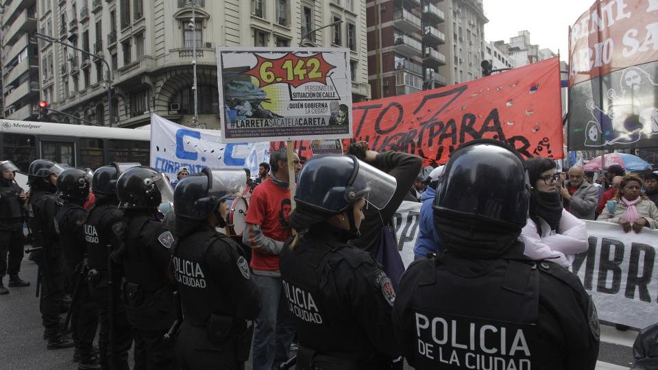 Argentinos se oponen a la reforma previsional adelantada por Mauricio Macri