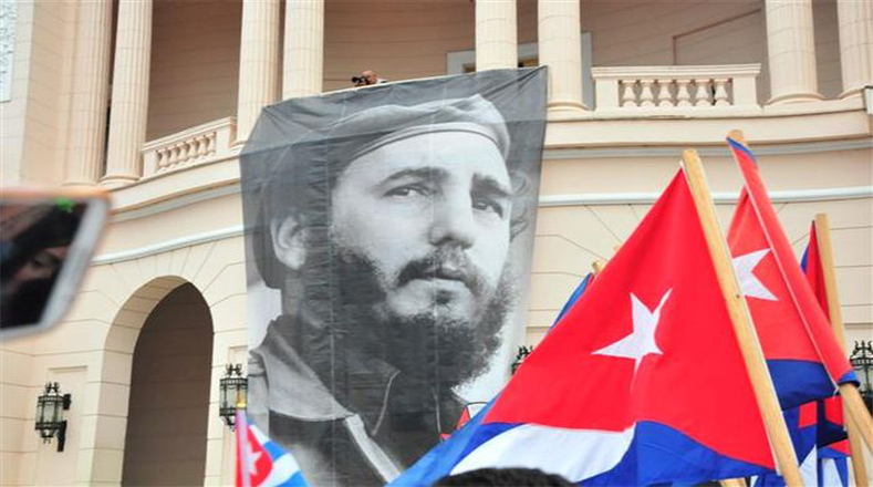 "¡Nunca vi a tanta gente junta! La muchedumbre daba vivas a Fidel, a la Revolución, al 26 de Julio, a los barbudos", narra Manuel Díaz González, quien fungió como chófer de la caravana en aquellos días.