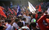El excandidato presidencial Salvador Nasralla (c,i) encabeza las marchas.