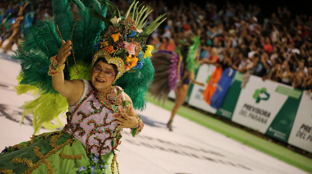 Como es bien conocido en este Carnaval también se escoge una reina que representará su alegría todo el año. 