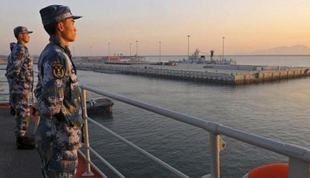 El Gobierno chino ha acusado a EE.UU. de intentar reavivar tensiones en el mar de China Meridional con el despliegue de sus buques y portaviones en la región.