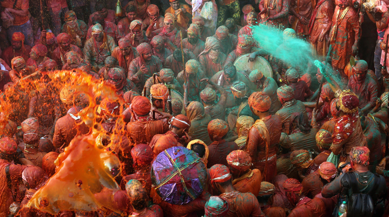 Una tradición en la cultura india inunda el festival de primavera el cual se encarga de llenar las calles de música y colores.