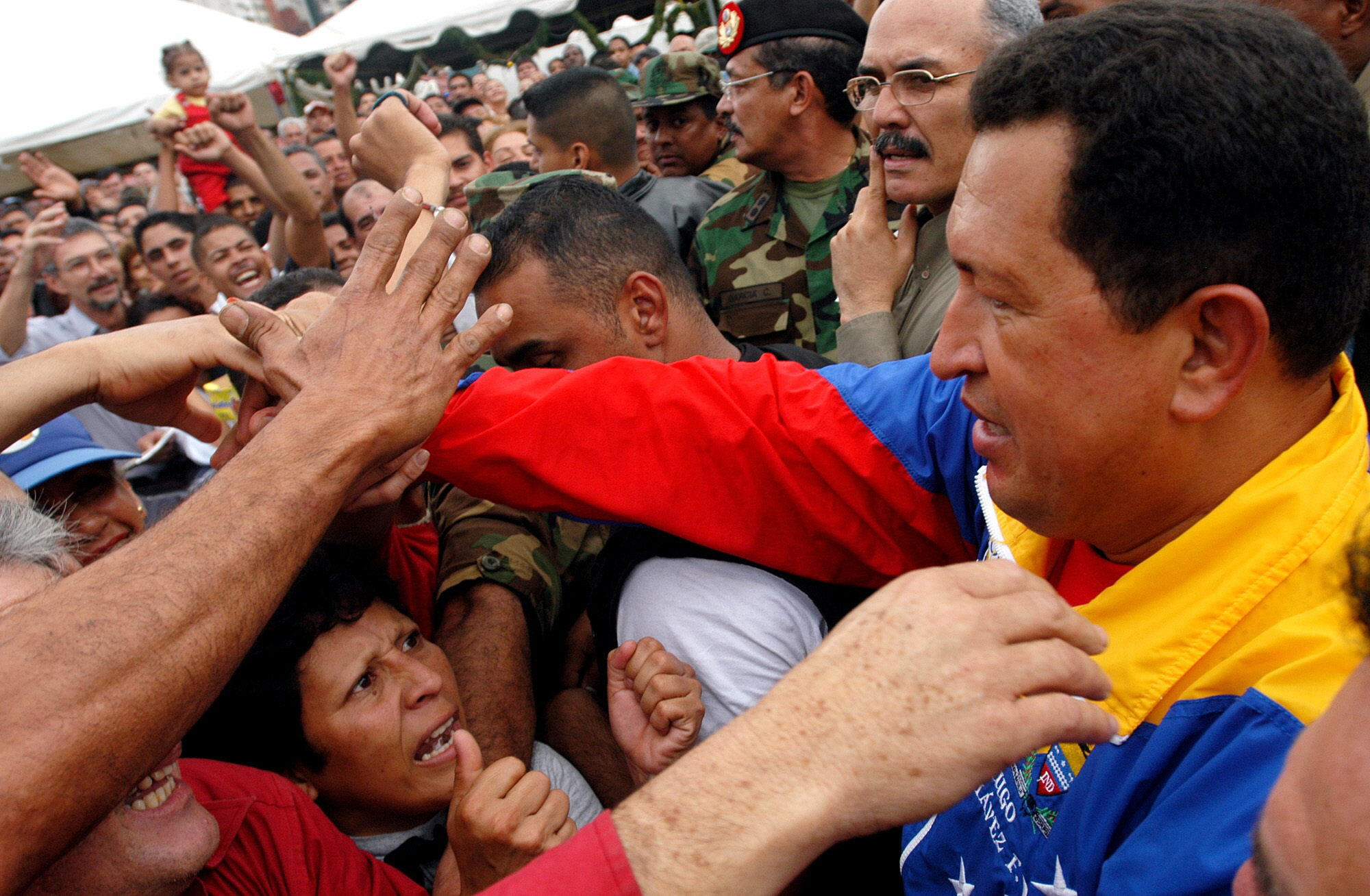 Chávez creó las Misiones Sociales con el fin de atender las necesidades fundamentales del pueblo.