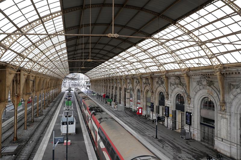El servicio ferroviario de Francia presta servicio a más de cuatro millones de personas.
