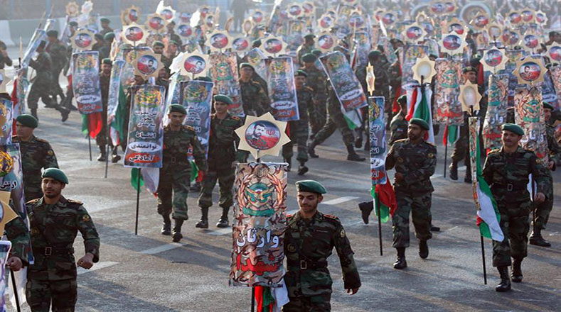 Las Fuerzas Armadas iraníes, compuestas por el Ejército, el Cuerpo de los Guardianes de la Revolución Islámica de Irán (CGRI) y las fuerzas populares (basiyíes), celebran el Día Nacional del Ejército con un gran desfile militar en Teherán.