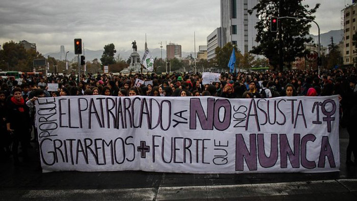 Movimientos feministas de Chile marcharon este miércoles en rechazo a la violencia machista en universidades.